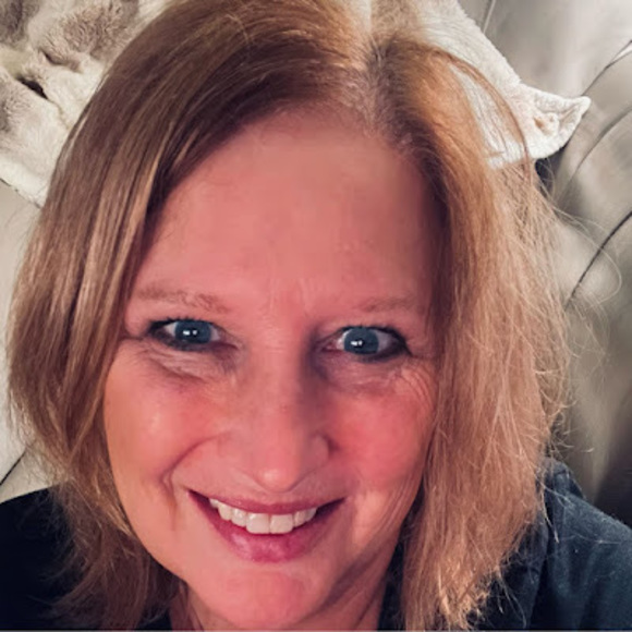 Meet your Posher, Kris - Picture 1 of 1